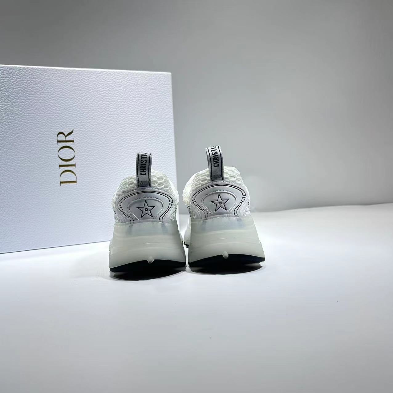 ��� ���̺� ����Ŀ�� ȭ��Ʈ 39D243133-2