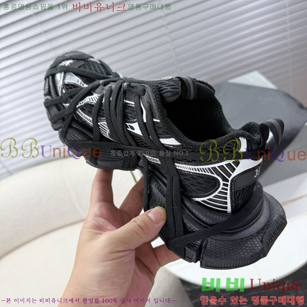 �߷��þư� 3XL Ʈ���̳� ����Ŀ�� BLA356602-17