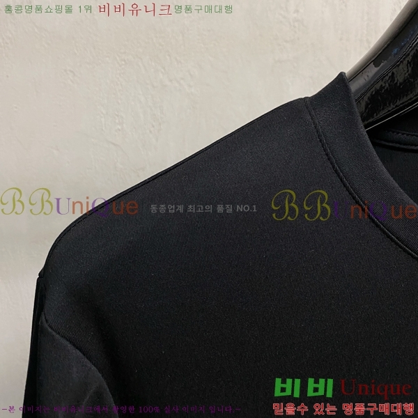 ���� ��**�� ���� Ƽ���� MO90242-1