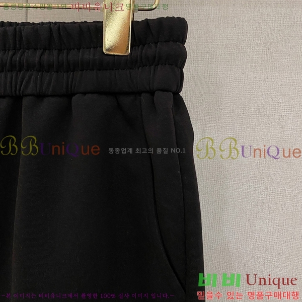 ���� ���ڷ� ��ġ�ڸ� �ݹ��� BC264707-1
