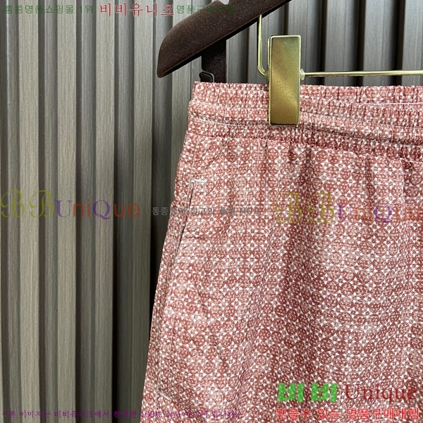 ���� ���ڷ� ��ġ�ڸ� �ݹ��� 21BC266118-1