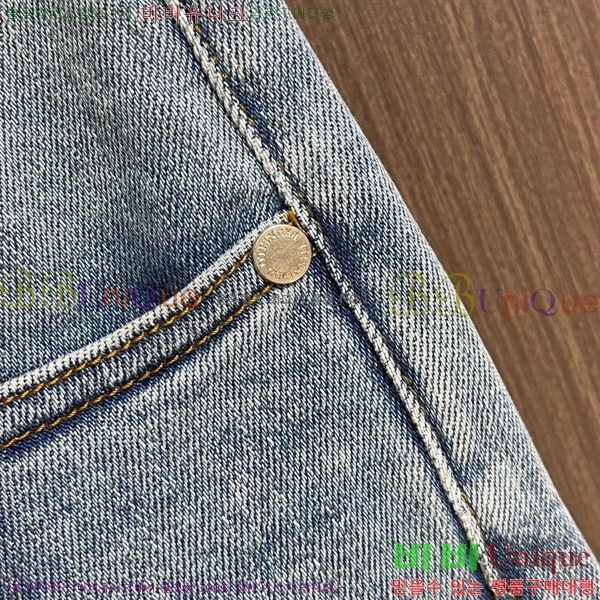 ���� ���ڷ� ��ġ�ڸ� û���� BC247389