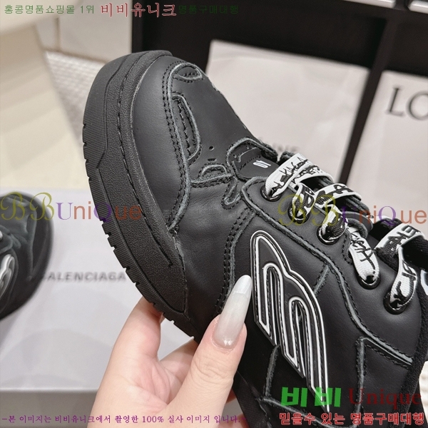 �������� �߷��þư� ����Ŀ�� ������ BA352864-2