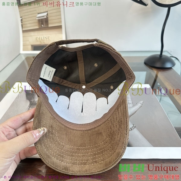 ��**�� ���� M300977-4
