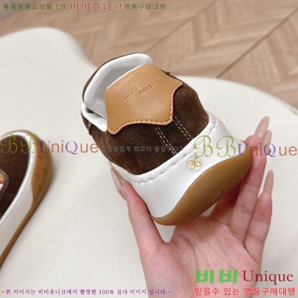 �������� ���̺��� Tilted Sneaker ����Ŀ�� LV402282-10