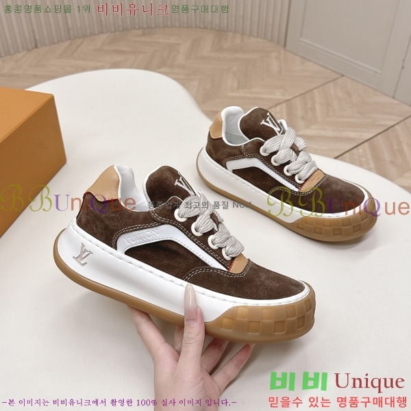 �������� ���̺��� Tilted Sneaker ����Ŀ�� LV402282-10