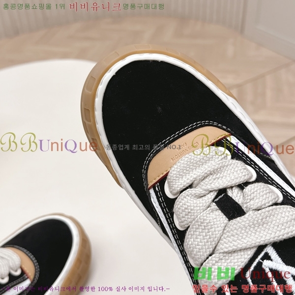 �������� ���̺��� Tilted Sneaker ����Ŀ�� LV402282-8