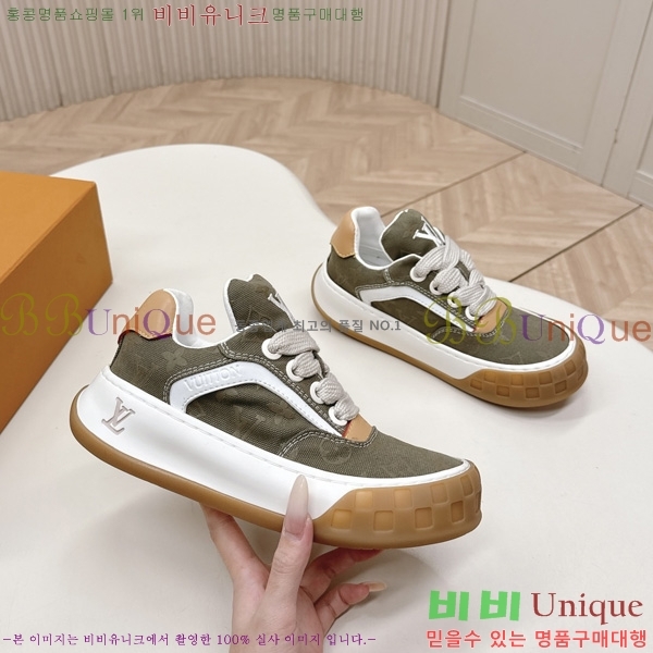 �������� ���̺��� Tilted Sneaker ����Ŀ�� LV402282-7