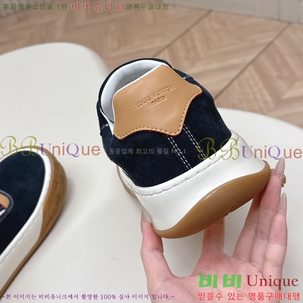 �������� ���̺��� Tilted Sneaker ����Ŀ�� LV402282-5
