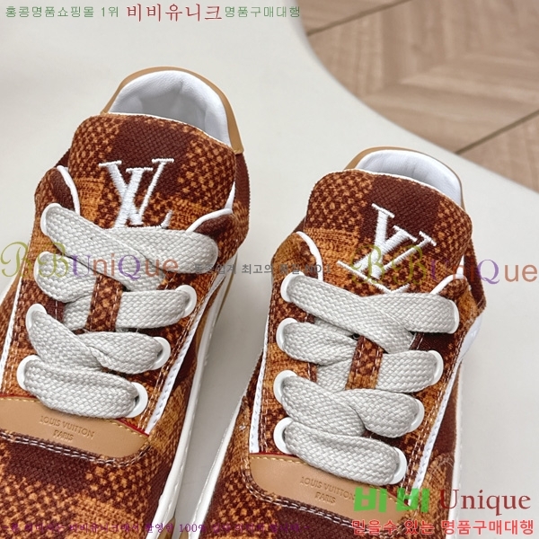�������� ���̺��� Tilted Sneaker ����Ŀ�� LV402282-6