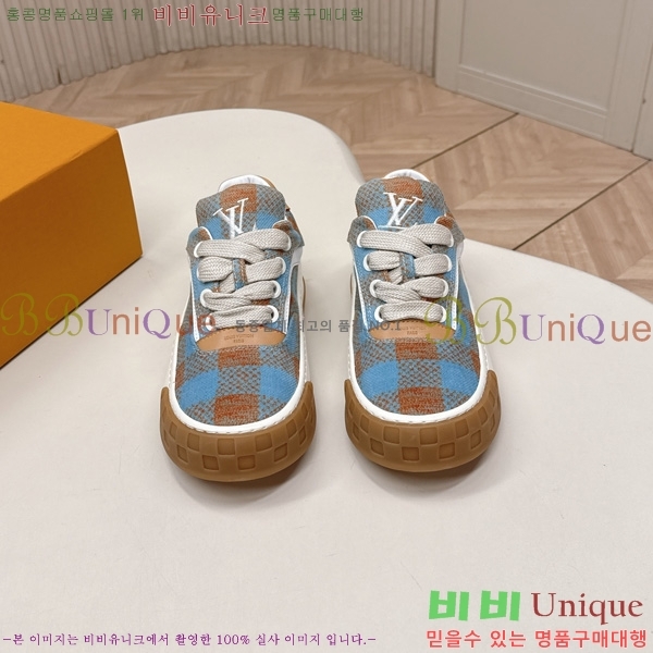 �������� ���̺��� Tilted Sneaker ����Ŀ�� LV402282-16