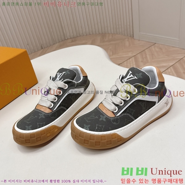 �������� ���̺��� Tilted Sneaker ����Ŀ�� LV402282-3