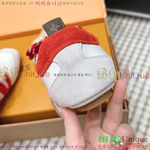 ���� ����*�� Sneakerina ����Ŀ�� 6LT205503